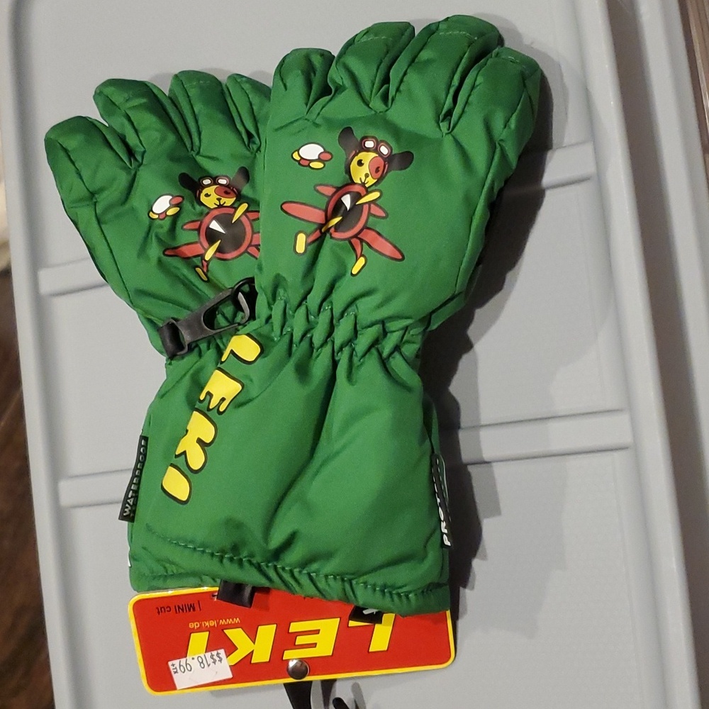Little kids snow gloves